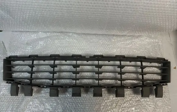 Renault Megane II Front bumper lower grill 8200412379