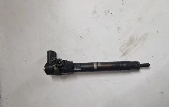 Mercedes-Benz Vito Viano W639 Fuel injector A6470700087