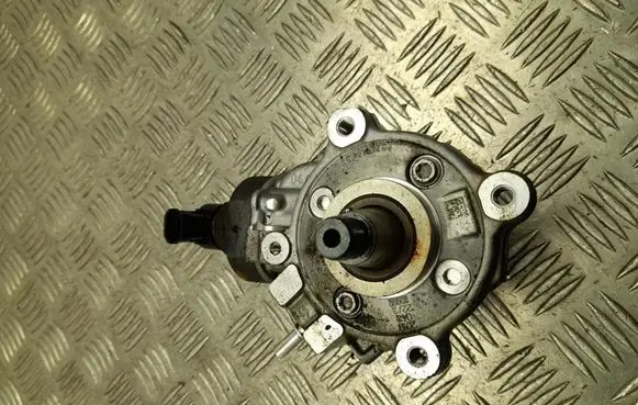 Peugeot 5008 Fuel injection high pressure pump 9817903080