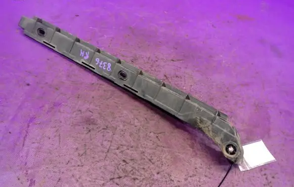Skoda Octavia Mk2 (1Z) Front bumper mounting bracket 1Z5807864