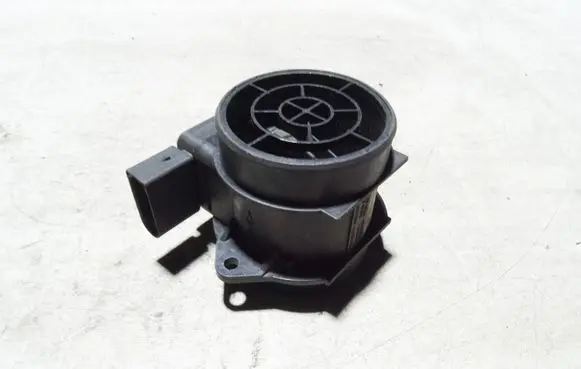 Volvo S40, V40 Mass air flow meter 30611533