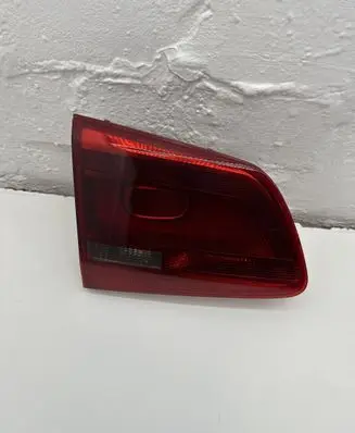 Tailgate rear/tail lights