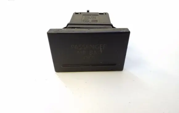 Volkswagen Touareg I Passenger airbag on/off switch 7L6919235
