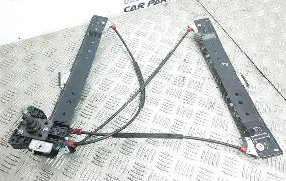 Rear door manual window regulator