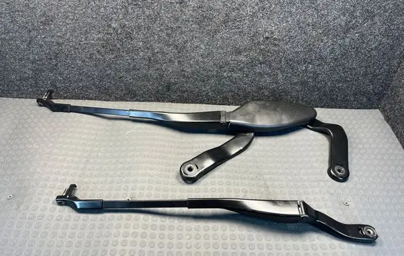 Mercedes-Benz E W211 Front wiper blade arm