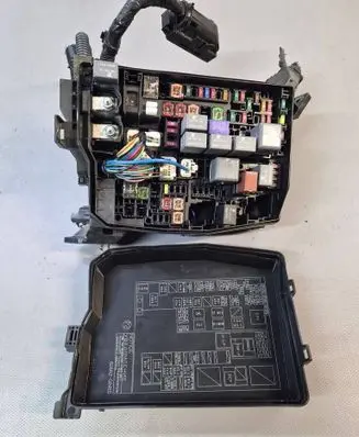 Toyota Auris E180 Fuse box set 8266202410