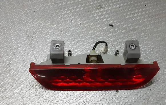 KIA Picanto Third/center stoplight