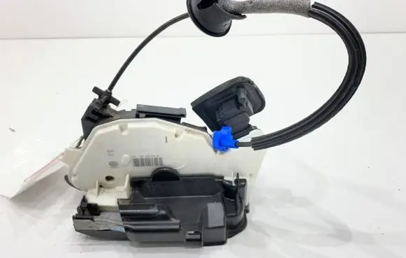 Seat Leon (5F) Rear door lock 5K4839016AF
