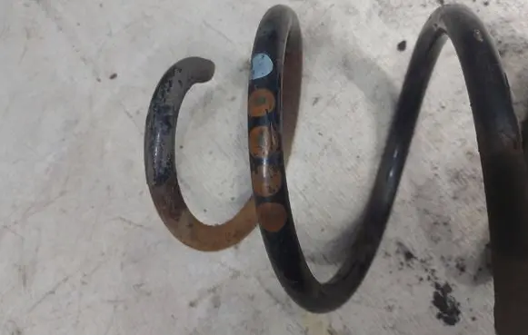 Volkswagen Touran I Front coil spring