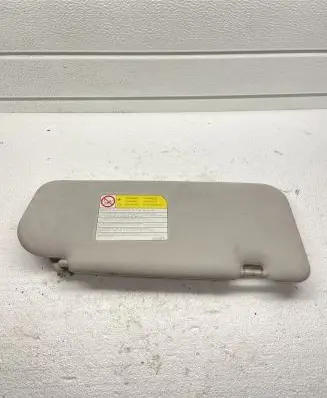 Mitsubishi Grandis Sun visor
