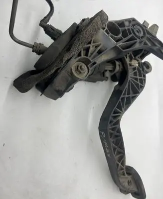 Ford B-MAX Clutch pedal AY117B633AC 121031 00099360