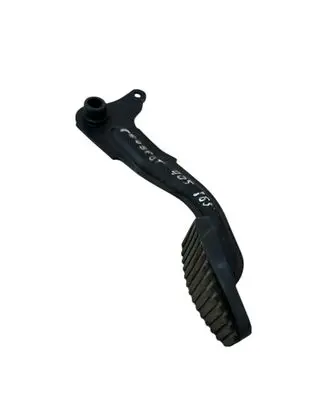Accelerator throttle pedal