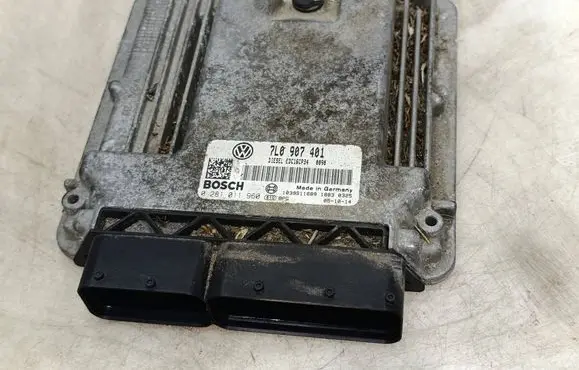 Volkswagen Touareg I Engine control unit/module 7L0907401 1039S11689 0281011960