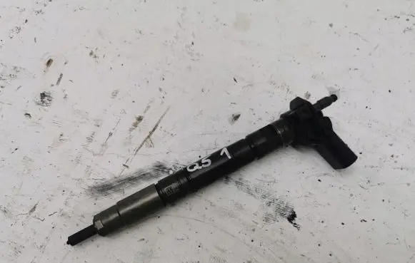Audi Q5 SQ5 Fuel injector 03L130277