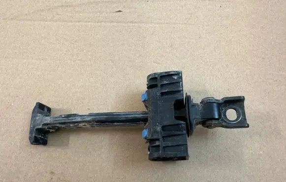 Volkswagen Amarok Rear door check strap stopper