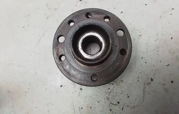 Opel Astra H Front wheel hub spindle knuckle 13224331