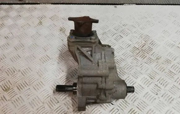 Gearbox transfer box case
