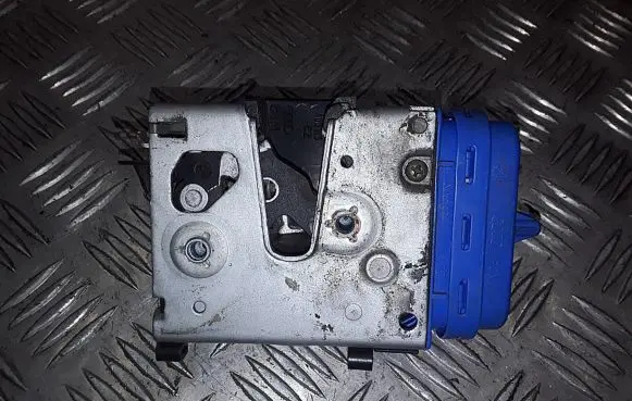 Audi A3 S3 8L Rear door lock 4a0839016d