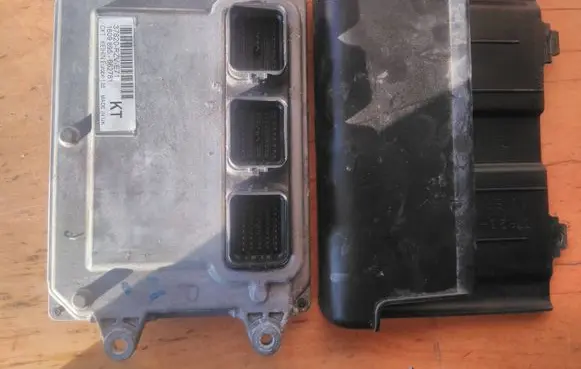 Honda CR-V Engine control unit/module 37820RZVE71 1609895662781