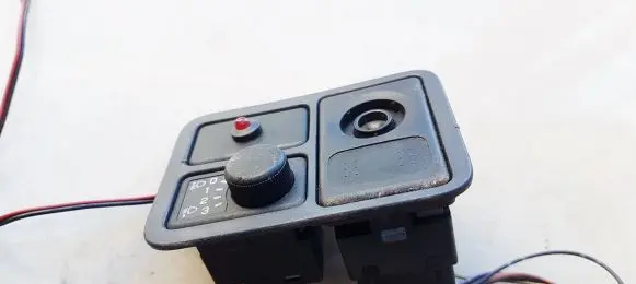 Nissan Almera N16 Headlight level height control switch