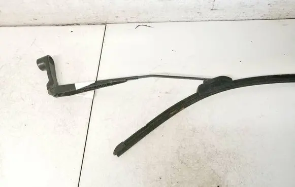 Jeep Patriot Front wiper blade arm