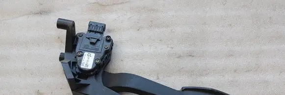 Opel Combo C Accelerator throttle pedal 9129423