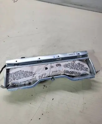 Mercedes-Benz C W204 Knee airbag 305669510 1305669510