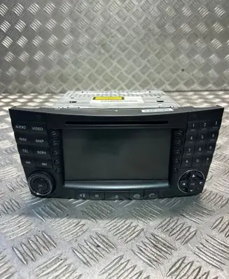 Mercedes-Benz CLS C219 Radio/CD/DVD/GPS head unit A2118204197