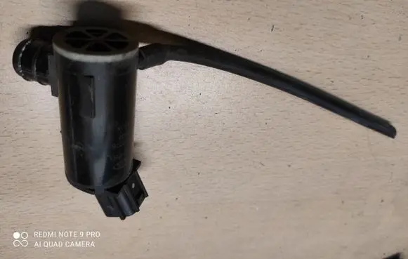 Hyundai ix35 Windscreen/windshield washer pump 985102S000