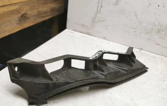 Volkswagen PASSAT B6 Front bumper mounting bracket 3C0807889