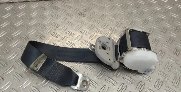 Toyota Corolla Verso AR10 Third row seat belt 