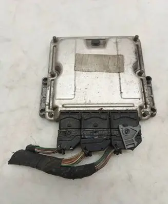 Renault Scenic I Engine control unit/module 0281010189 28SA5029 8200143438