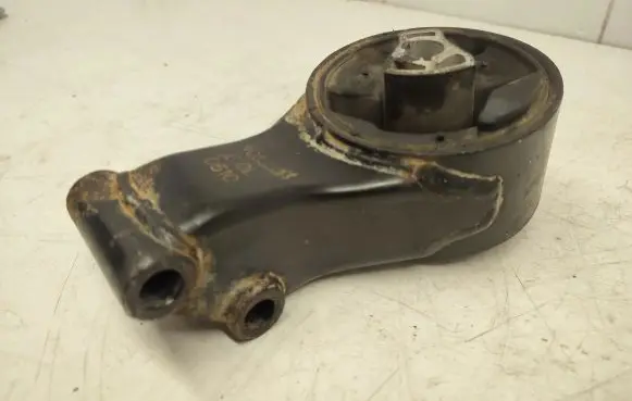 Chevrolet Cruze Engine mount bracket 13248630 V06360