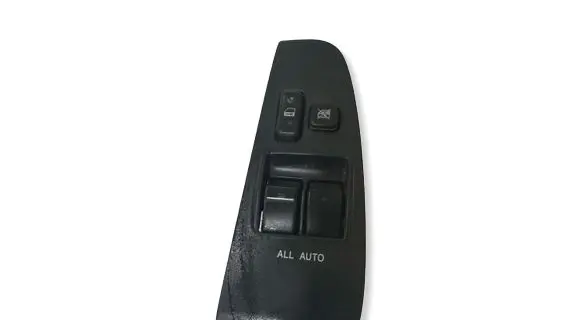 Toyota Avensis T250 Electric window control switch 8482005090 27170A3000
