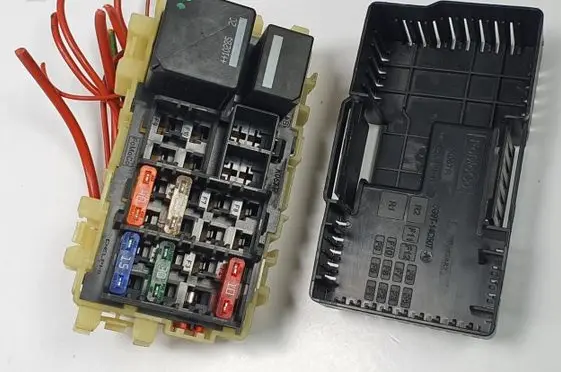 Land Rover Range Rover L322 Fuse box set 6G9T-14C507-AB