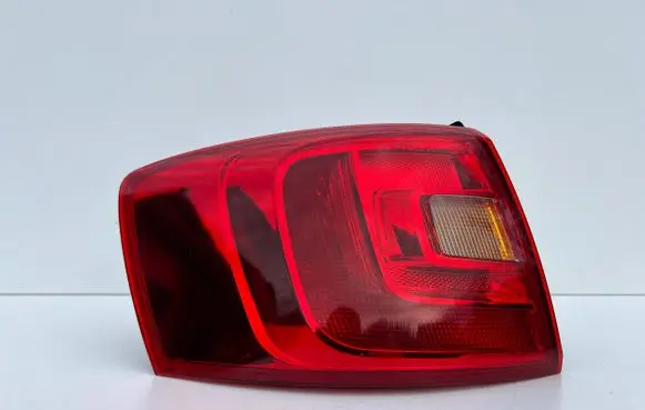 Volkswagen Jetta VI Rear/tail lights 5C6945095E