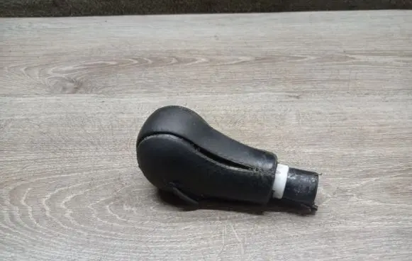 Volvo V70 Gear lever shifter trim leather/knob