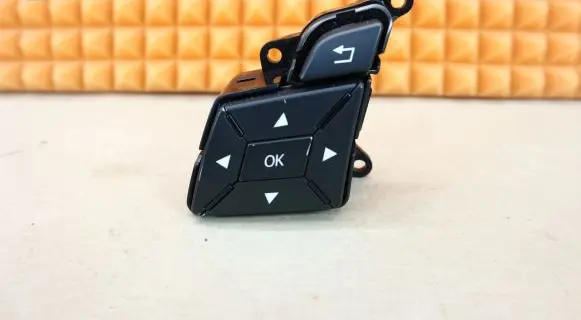 Mercedes-Benz B W246 W242 Steering wheel buttons/switches 2185400162
