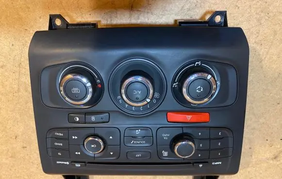Citroen C4 II Climate control unit 98040764ZD 00030235