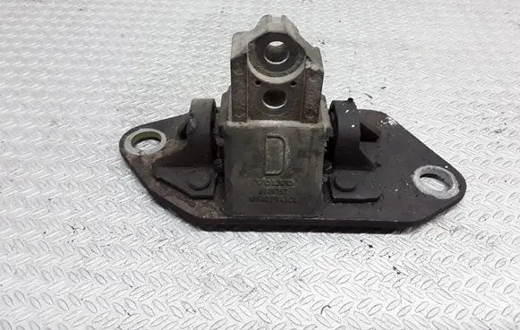 Volvo V70 Engine mount bracket 8624757