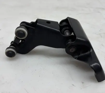 Mercedes-Benz Sprinter W907 W910 Sliding door middle roller runner A9107630100