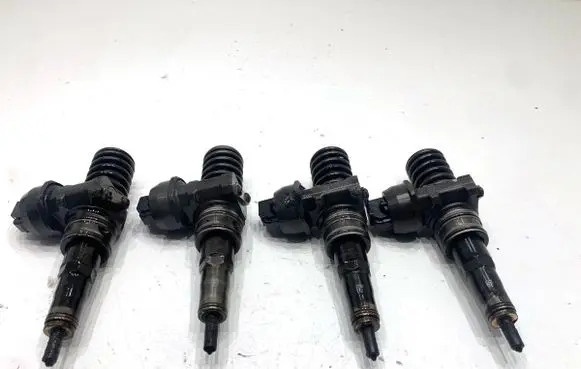 Volkswagen Touran I Fuel injectors set 038130073BN