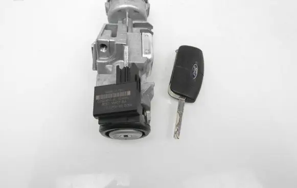 Ford Mondeo MK IV Ignition lock D75200131C 3M513F880AD 6E5T15607BA