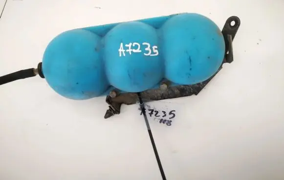 Vacuum air tank