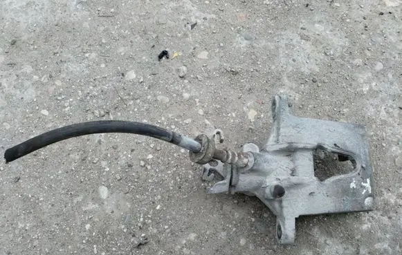 Ford Mondeo Mk III Rear brake caliper