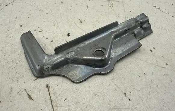 Battery bracket