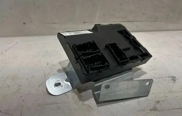 Ford Fiesta Comfort/convenience module 116RA000084 AV1T15K600EH 030631443302