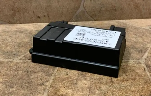 Mercedes-Benz GLA W156 X156 Fuel injection pump control unit/module A0009003101