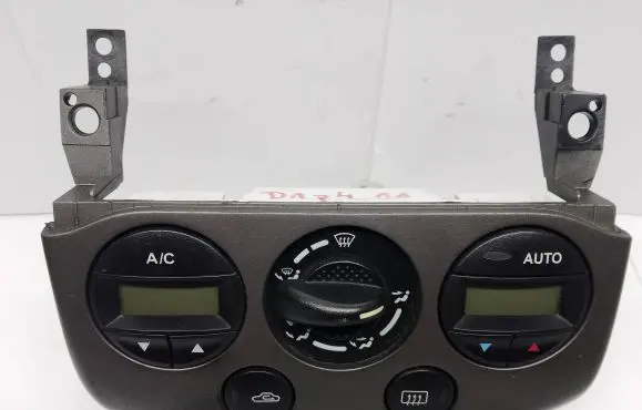 Nissan Primera Climate control unit 275109F601