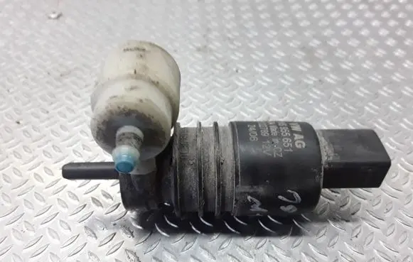 Volkswagen Touran I Windscreen/windshield washer pump 1K6955651